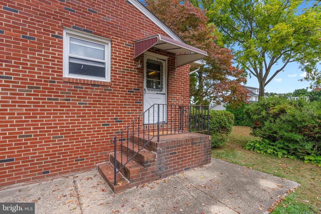219 Camden Ave