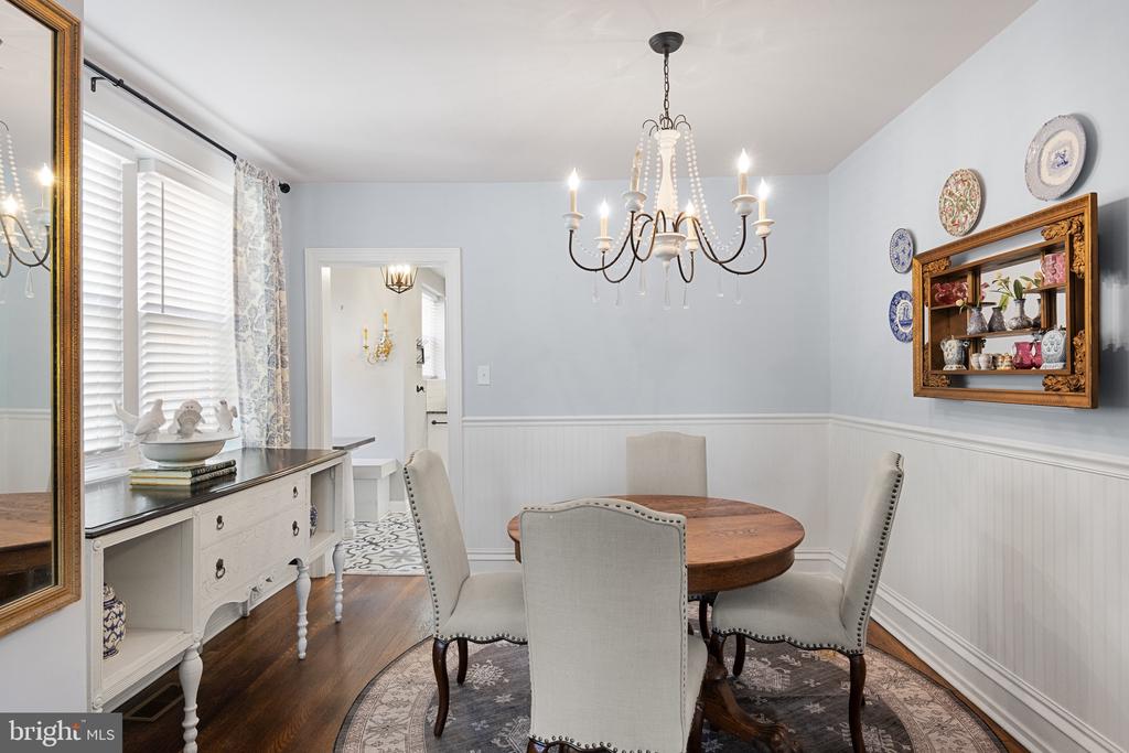 809 AMHERST ROAD