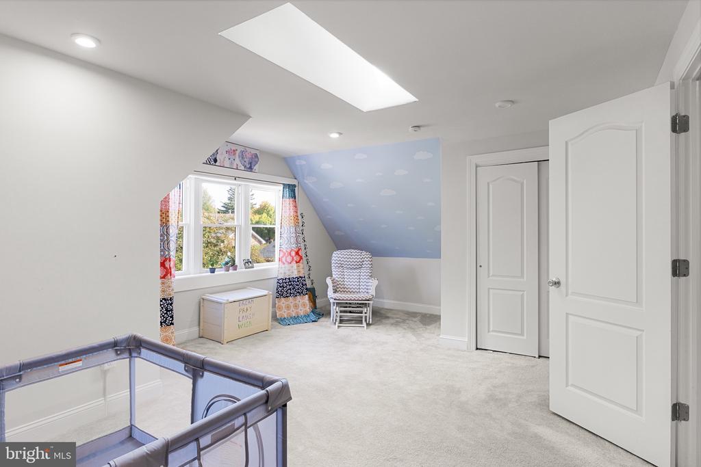 809 AMHERST ROAD