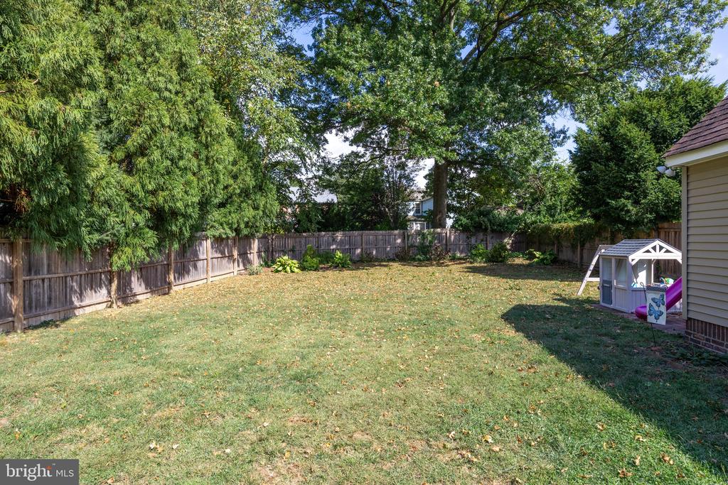 809 AMHERST ROAD