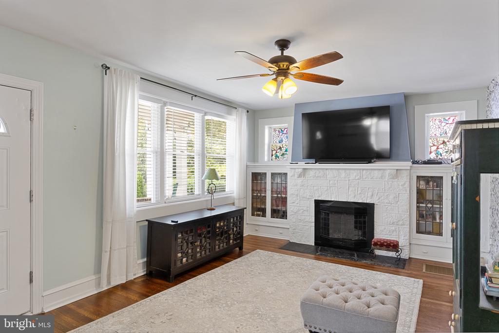 809 AMHERST ROAD