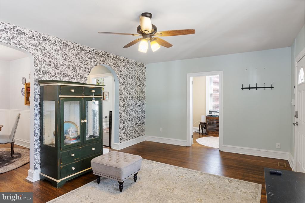 809 AMHERST ROAD