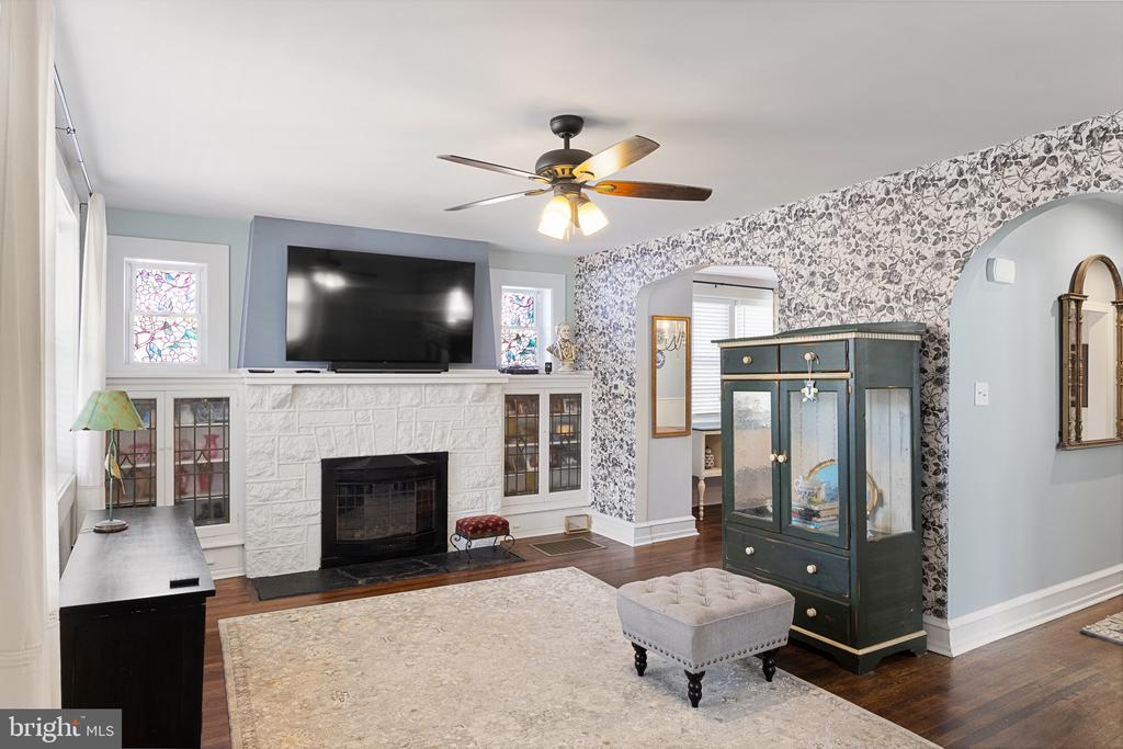 809 AMHERST ROAD