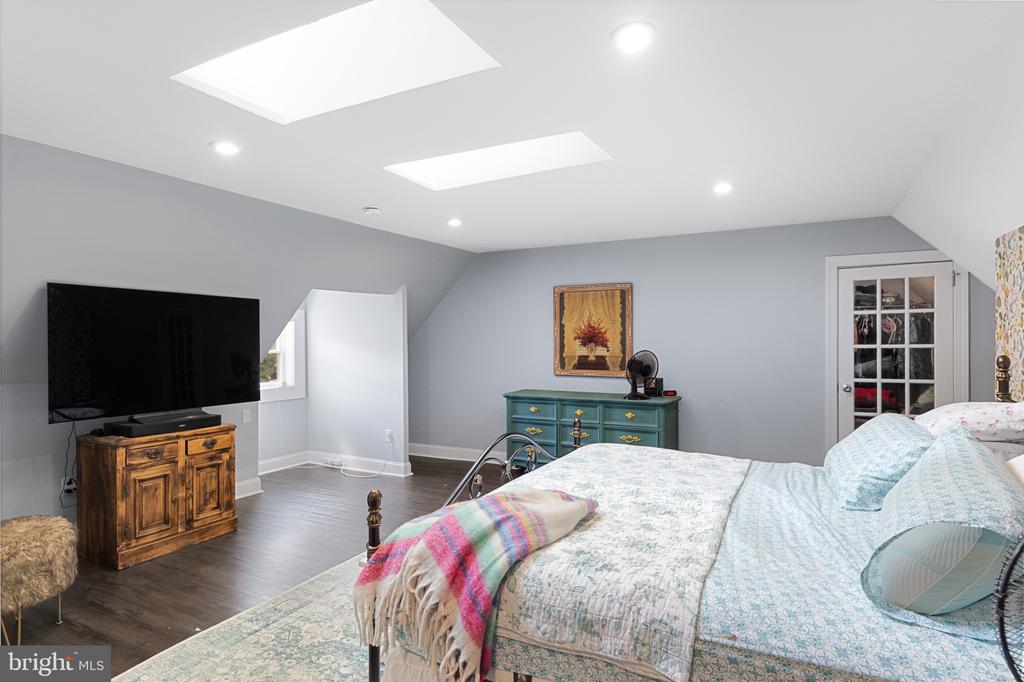 809 AMHERST ROAD