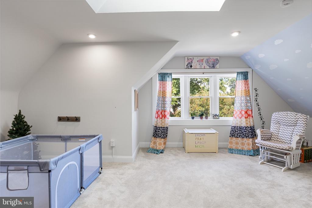 809 AMHERST ROAD