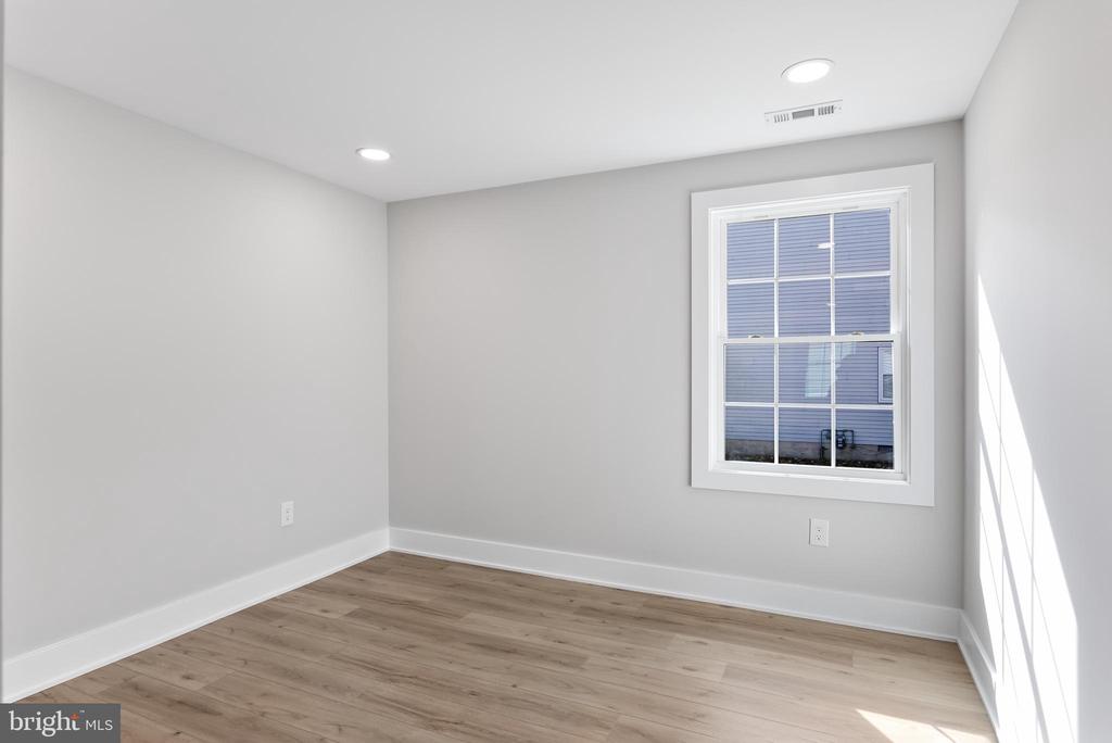 634 3rd Ave