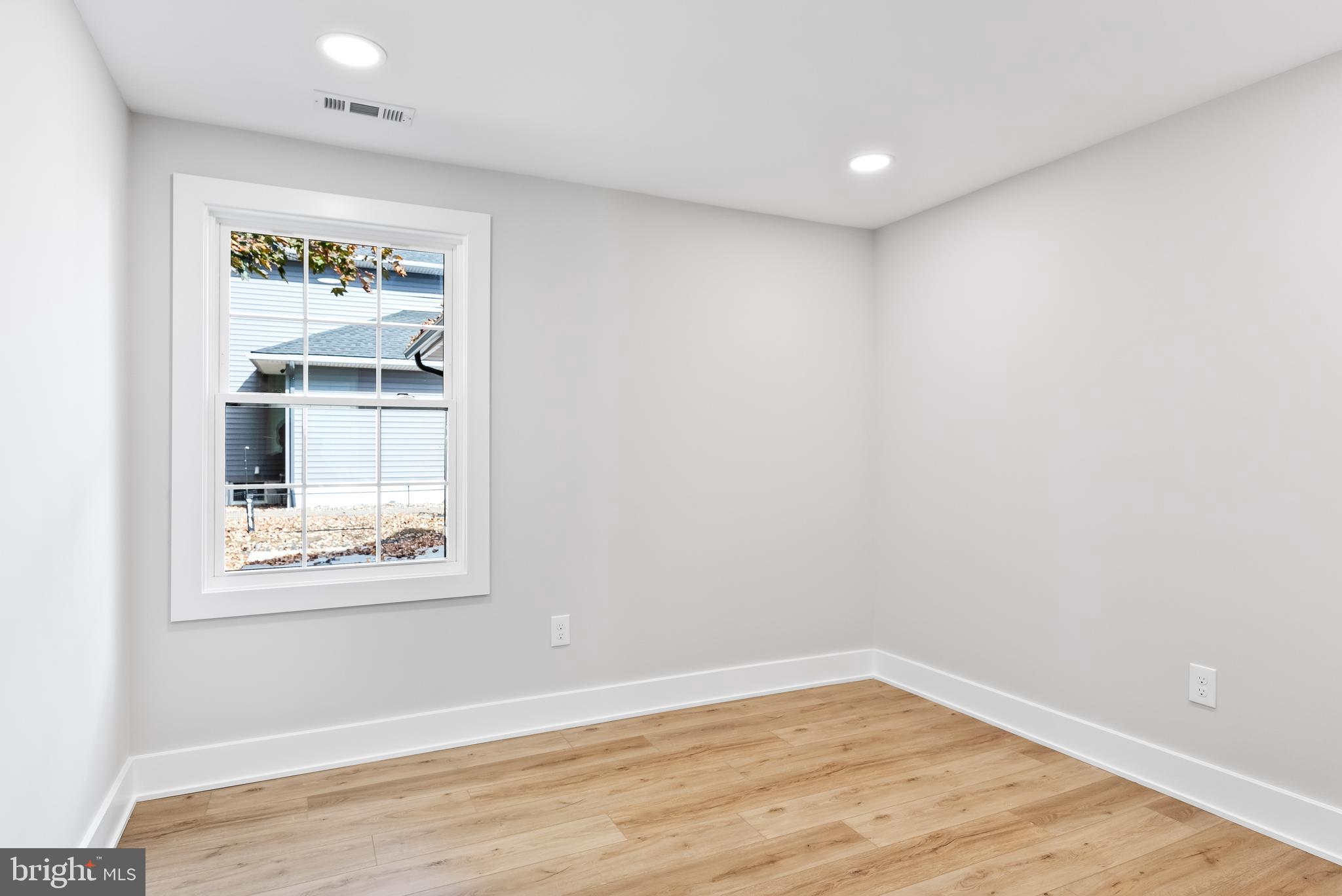 634 3rd Ave
