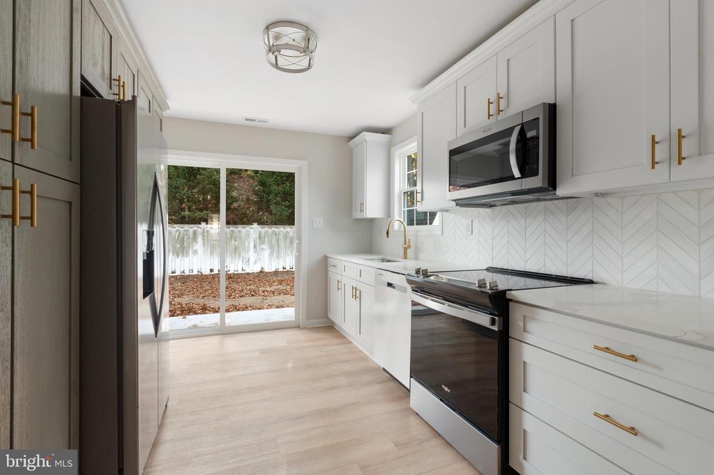 103 RAMBLEWOOD DRIVE