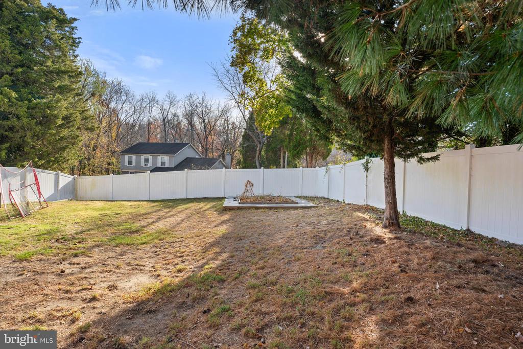 706 SYCAMORE COURT
