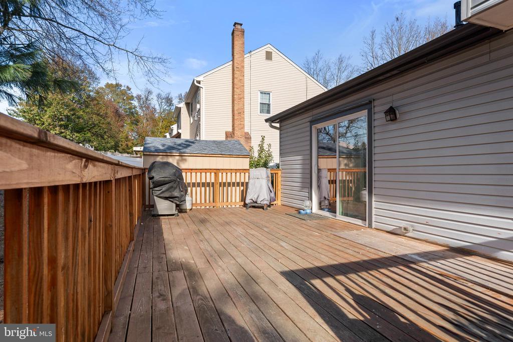 706 SYCAMORE COURT
