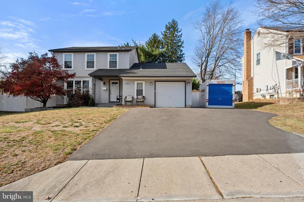 706 SYCAMORE COURT