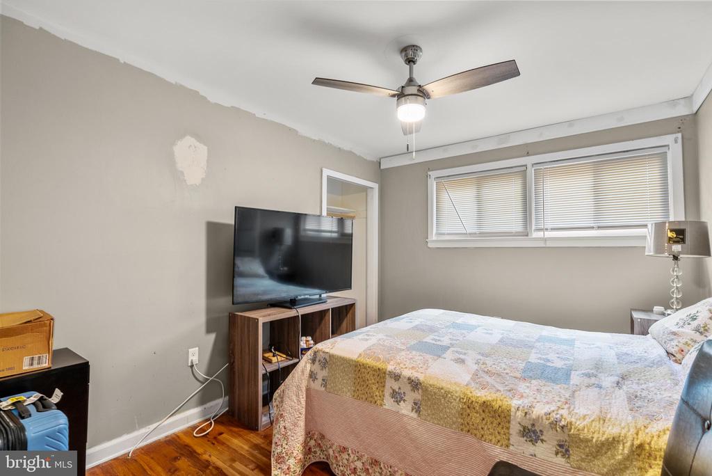 103 W Woodburn Ave