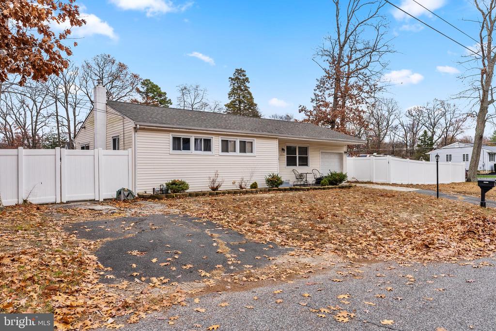 103 W Woodburn Ave
