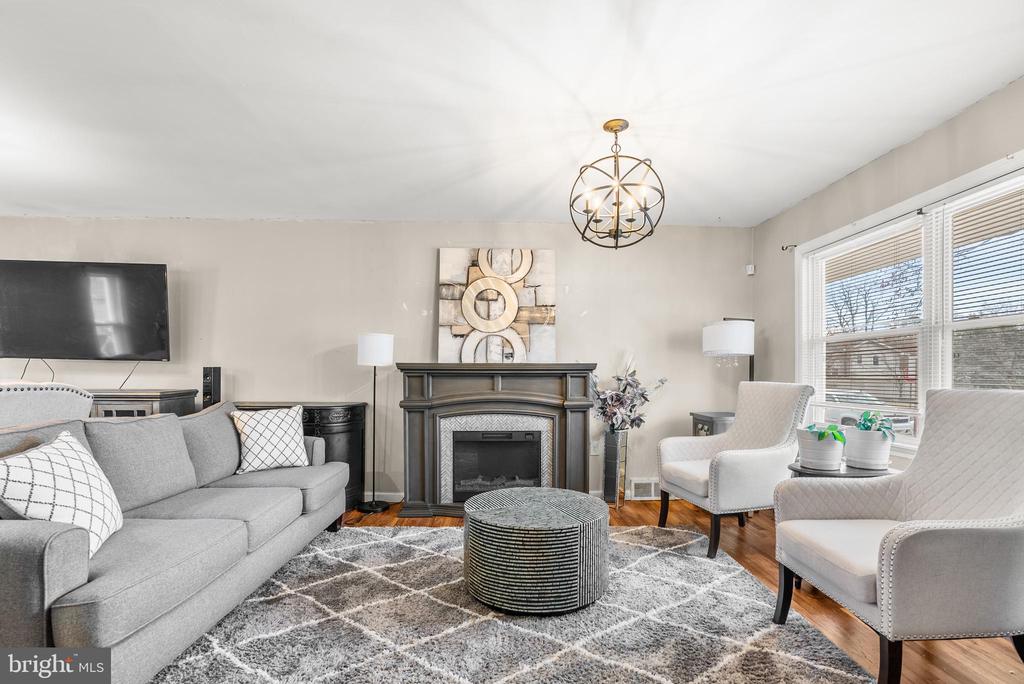 103 W Woodburn Ave
