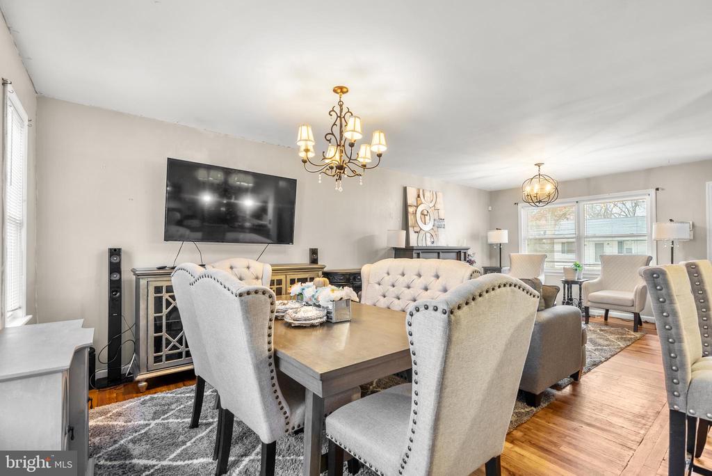 103 W Woodburn Ave