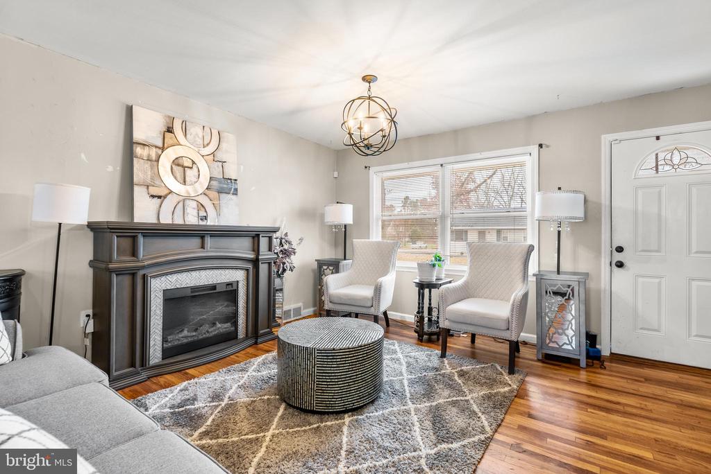 103 W Woodburn Ave