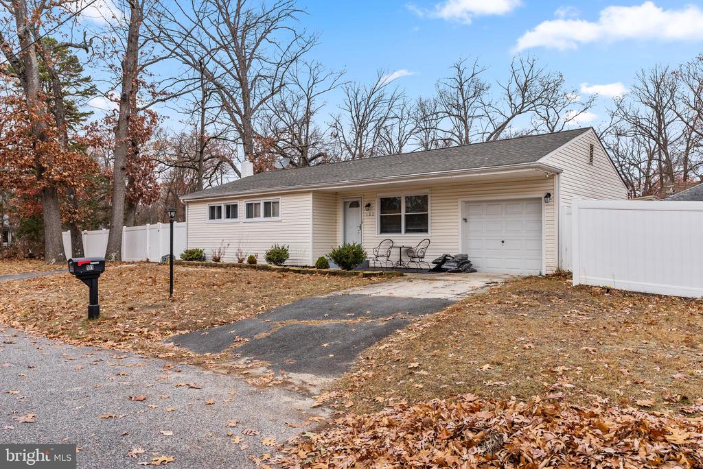 103 W Woodburn Ave