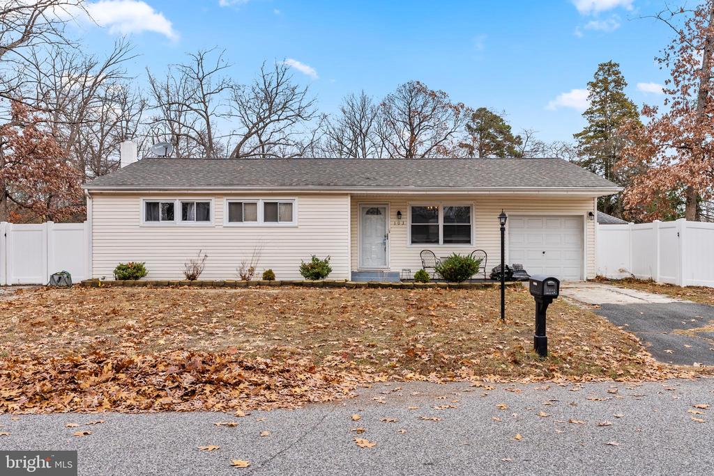 103 W Woodburn Ave