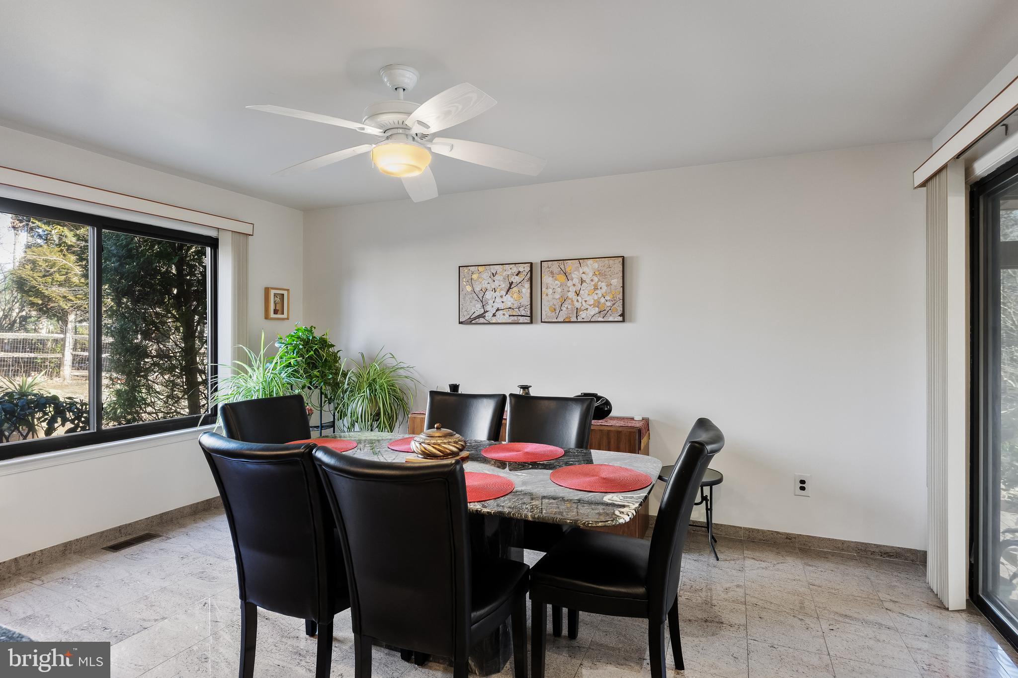 10 Rollingwood Dr