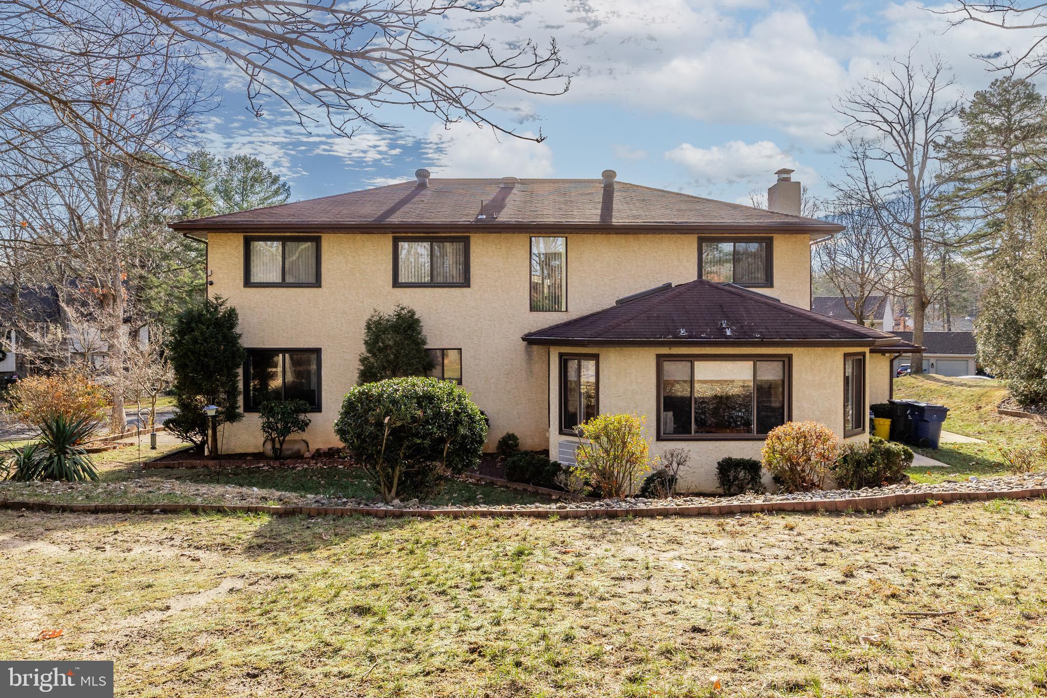 10 Rollingwood Dr