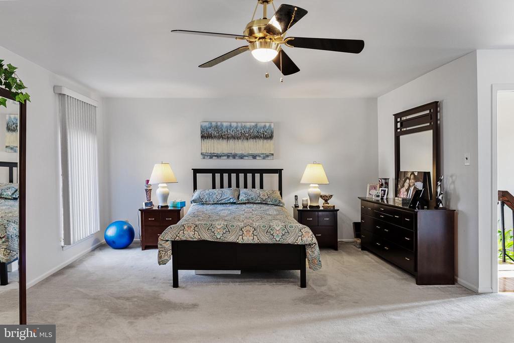 10 Rollingwood Dr