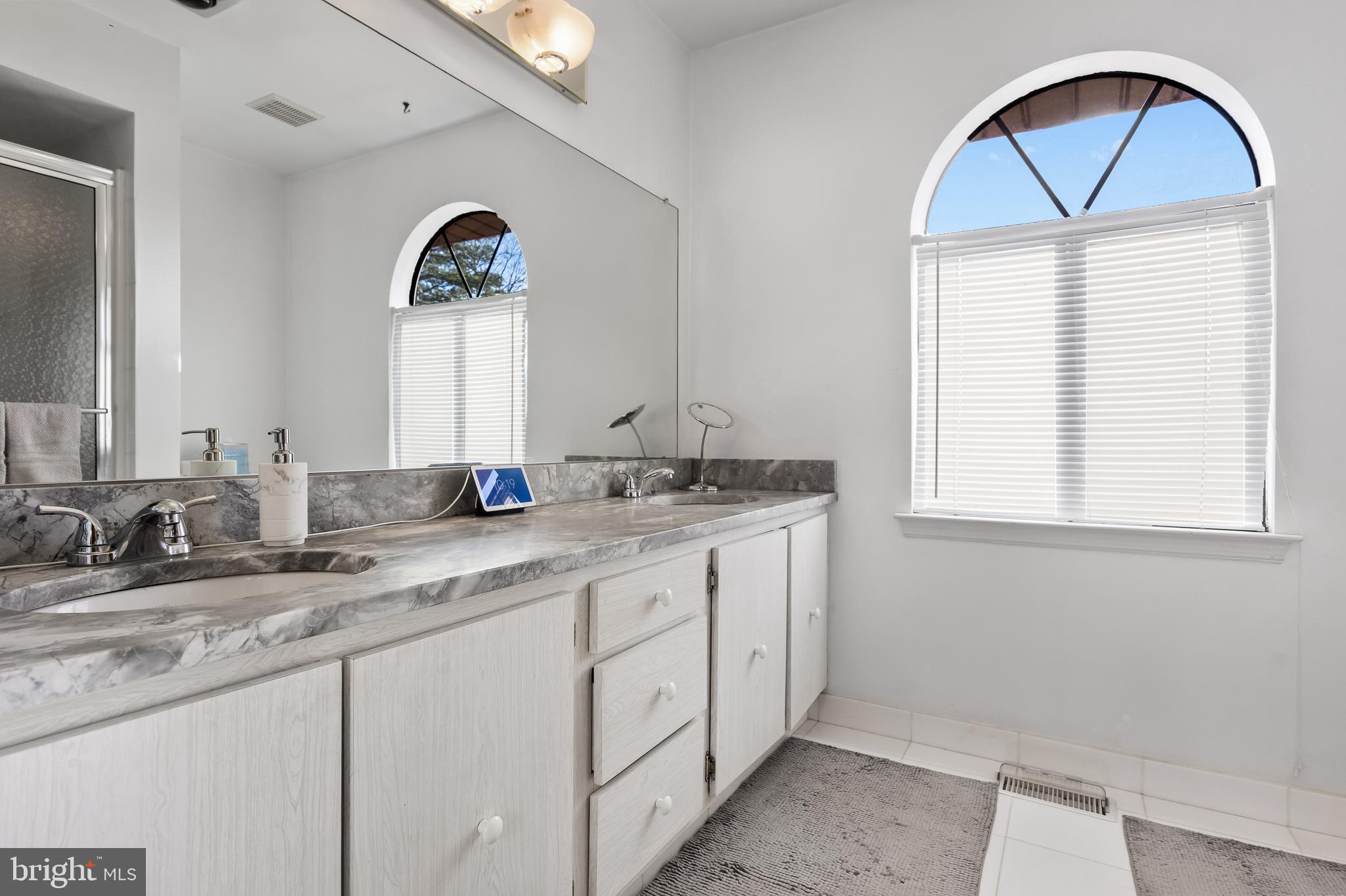 10 Rollingwood Dr