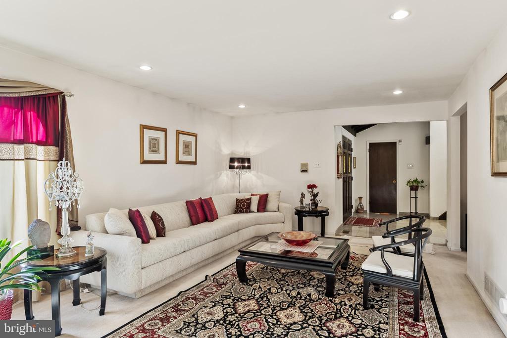 10 Rollingwood Dr