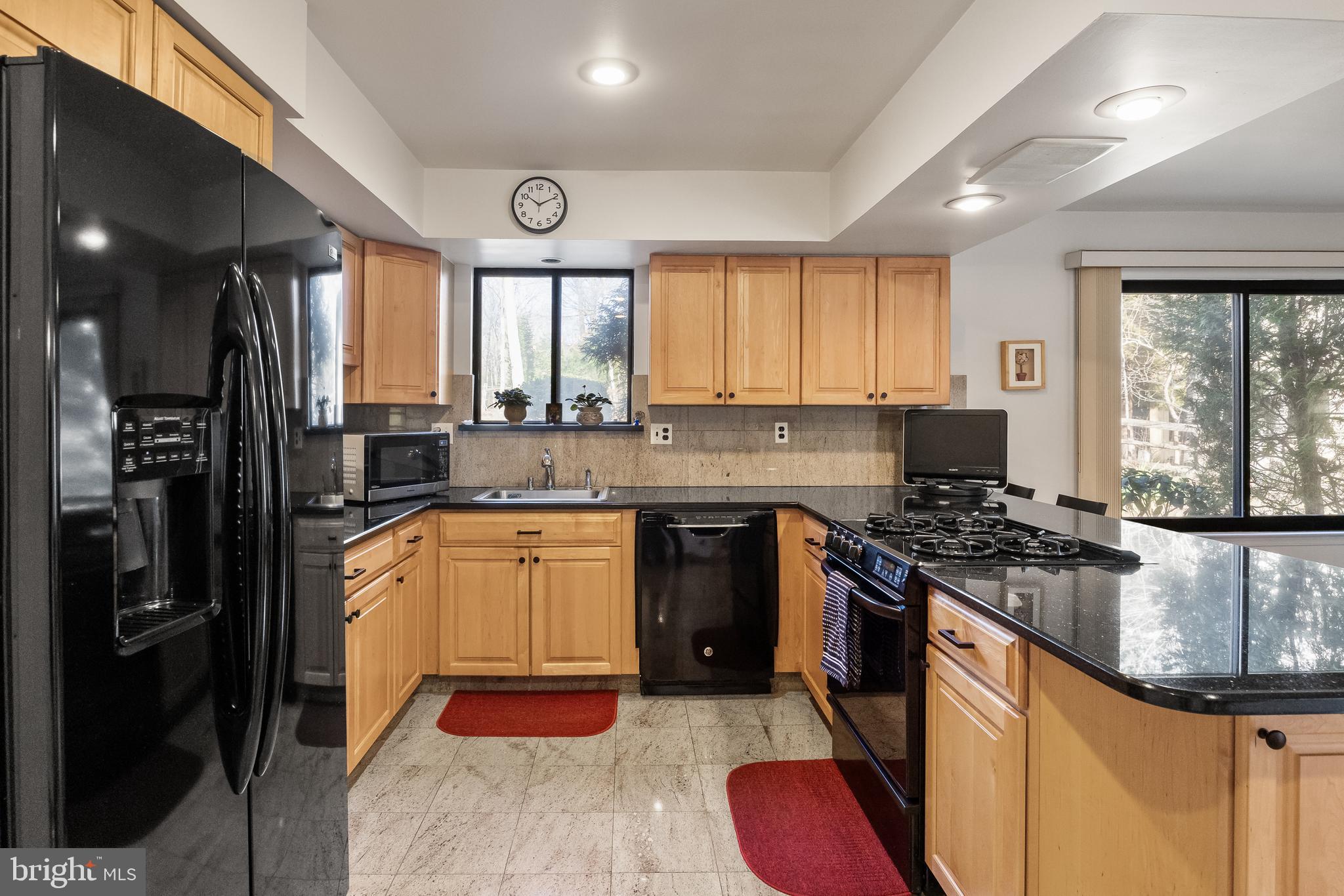 10 Rollingwood Dr