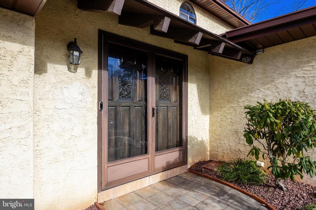10 Rollingwood Dr