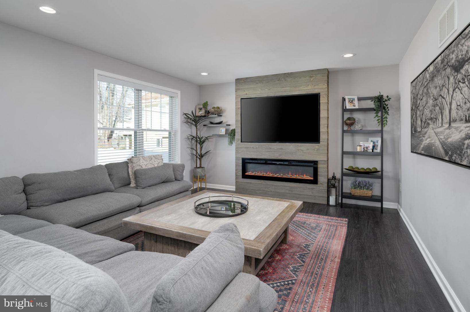 728 BEECHWOOD AVENUE