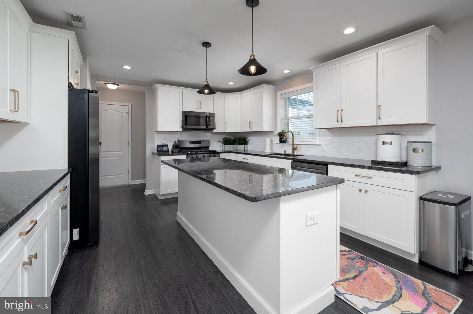 728 BEECHWOOD AVENUE