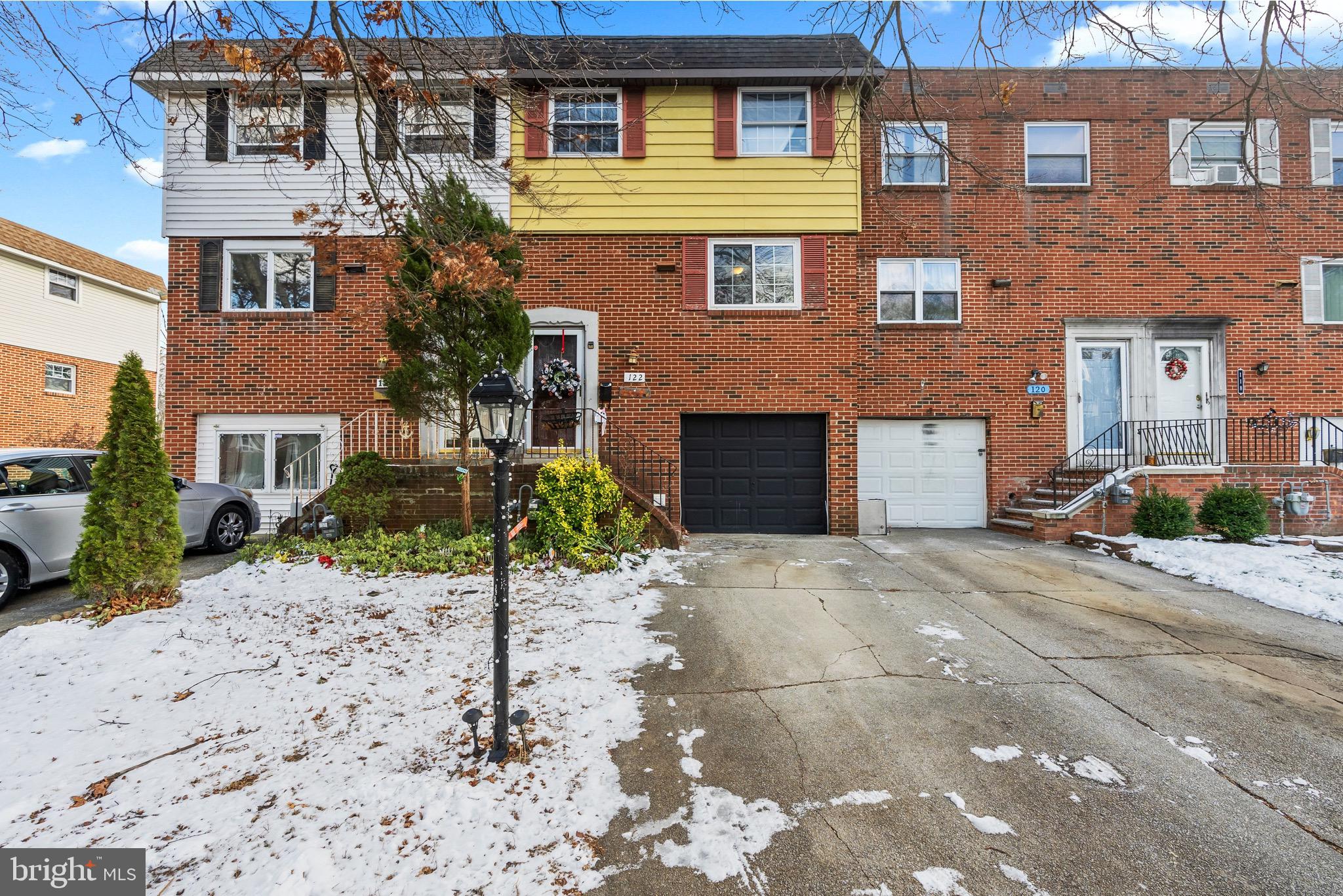 122 Laureba Ave