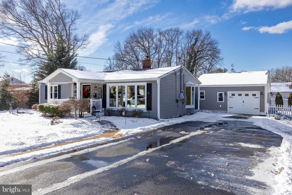 102 Massachusetts Ave