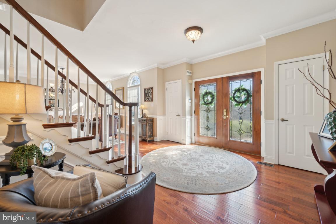 4 MOONSHADOW COURT