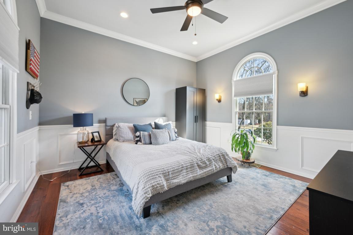 4 MOONSHADOW COURT