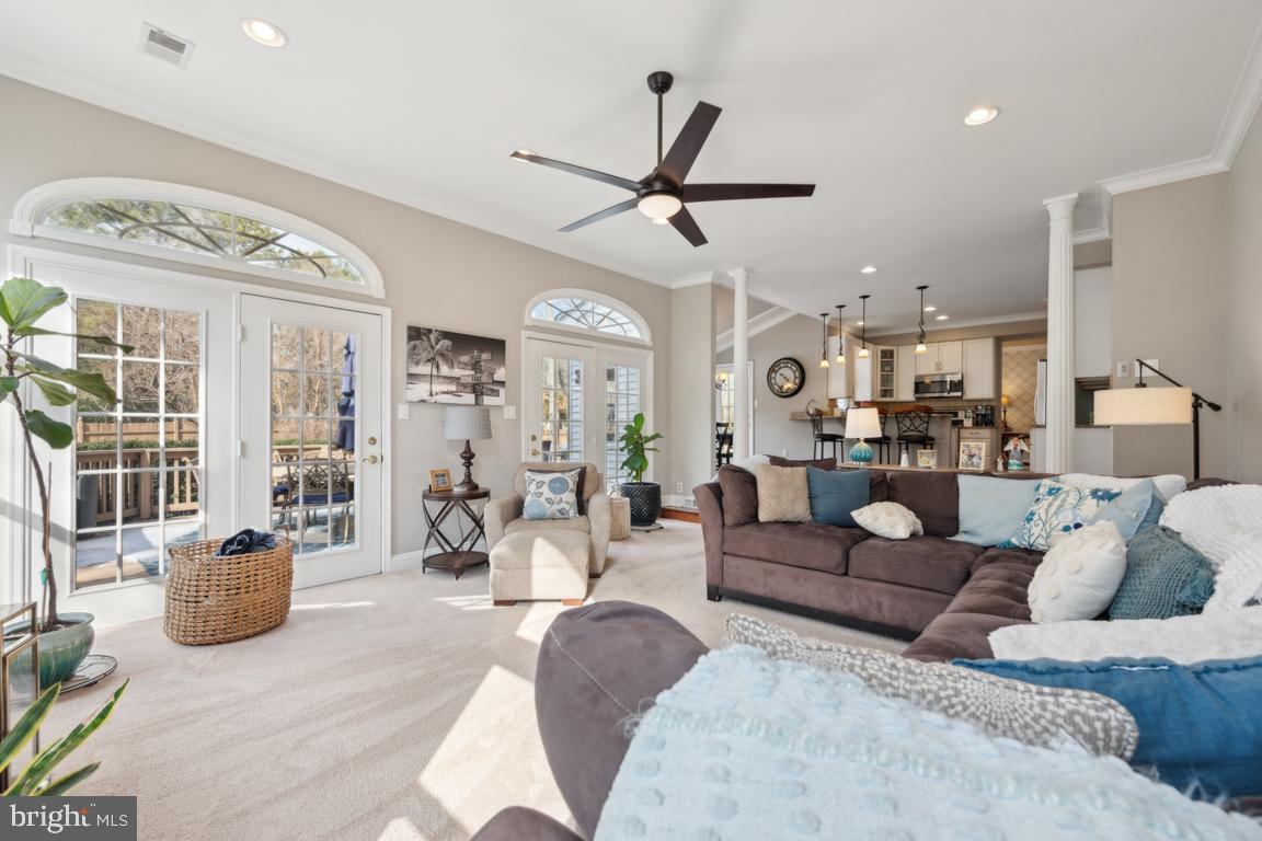 4 MOONSHADOW COURT