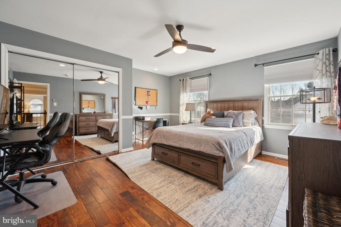 4 MOONSHADOW COURT