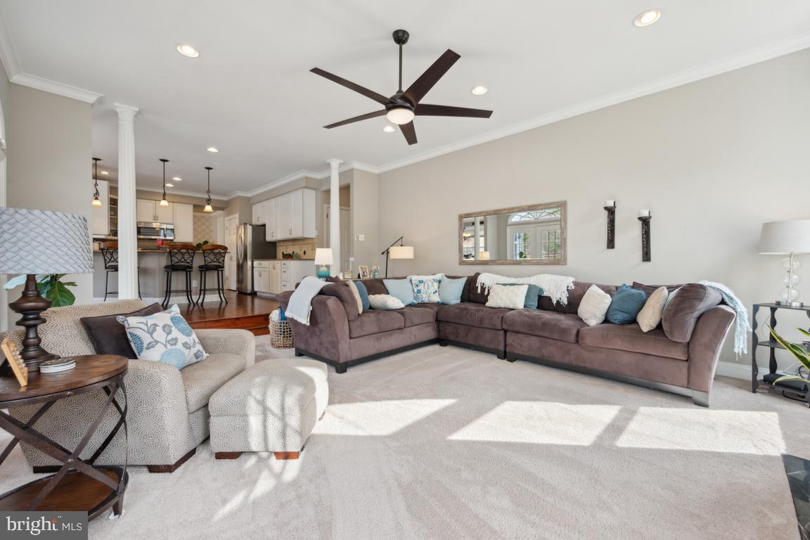 4 MOONSHADOW COURT