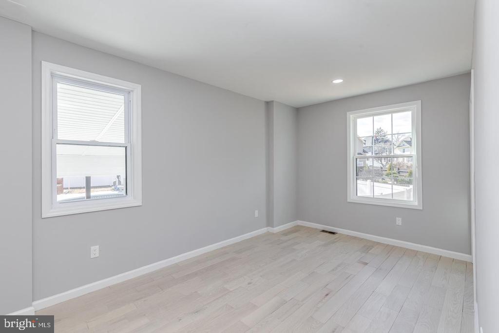 216 MELROSE AVENUE