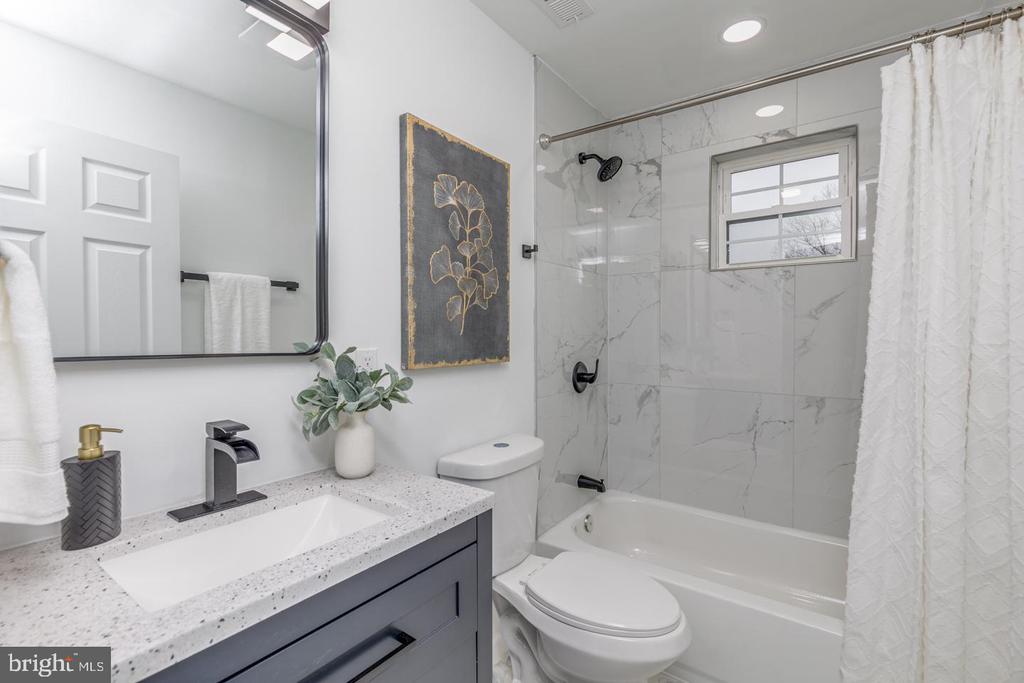 216 MELROSE AVENUE