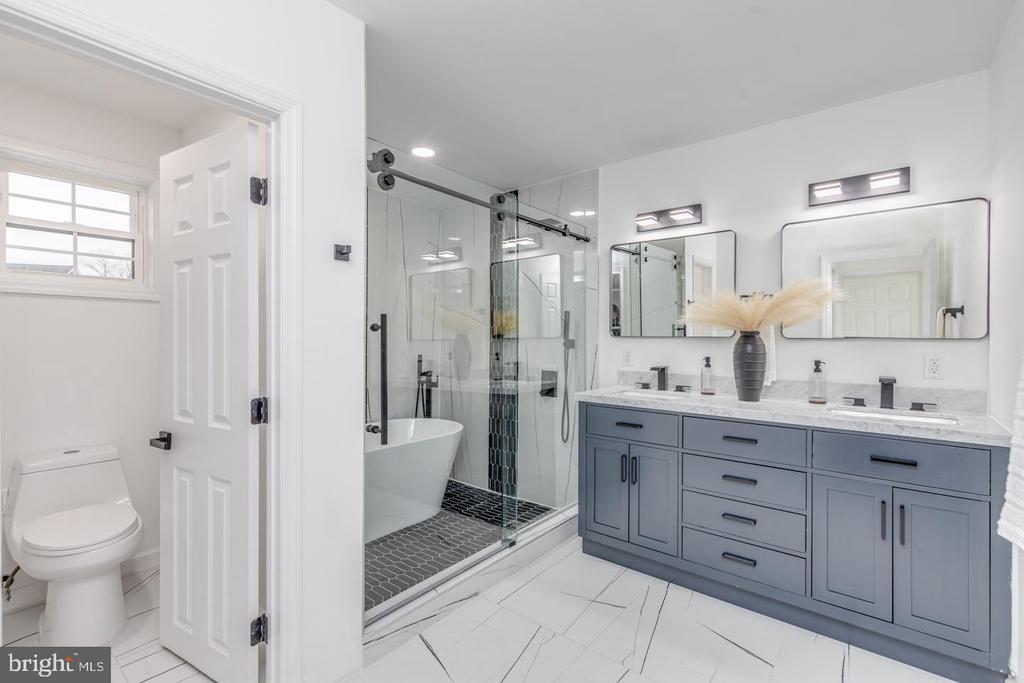 216 MELROSE AVENUE