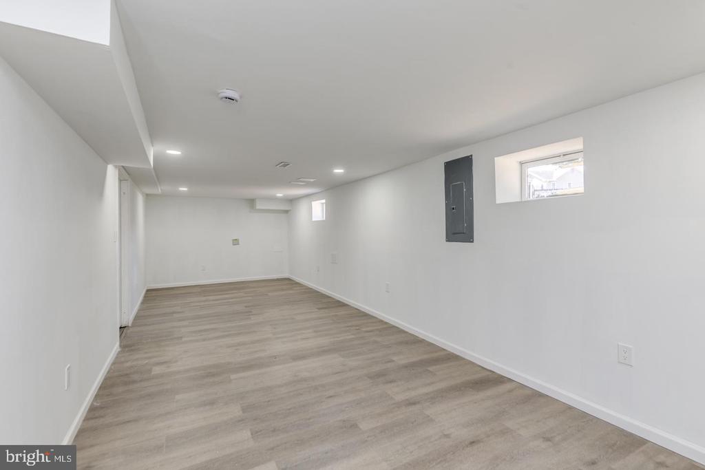 216 MELROSE AVENUE