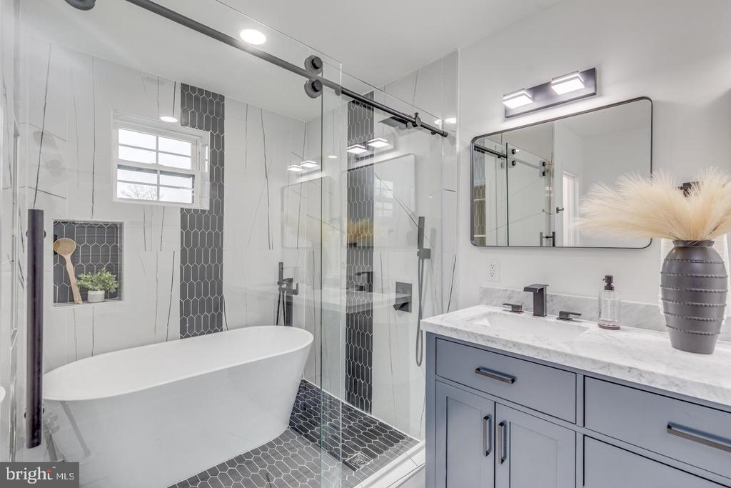 216 MELROSE AVENUE