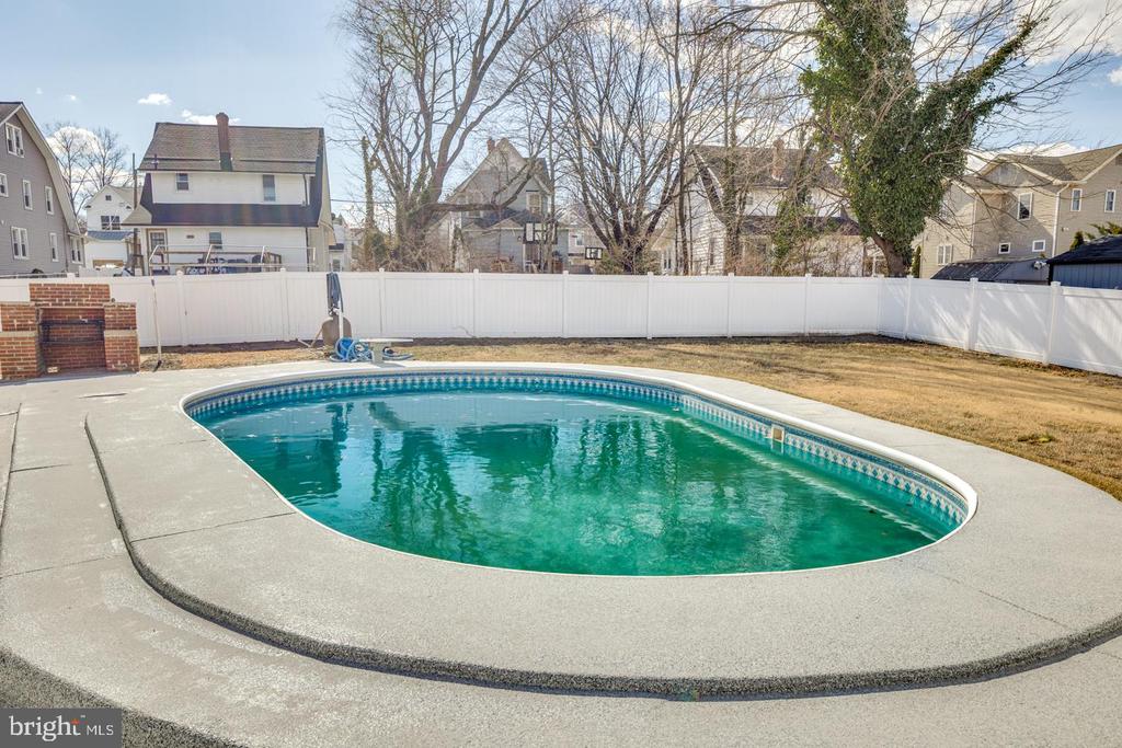 216 MELROSE AVENUE