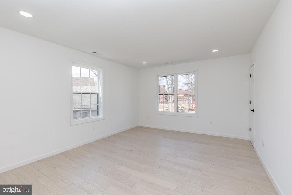 216 MELROSE AVENUE