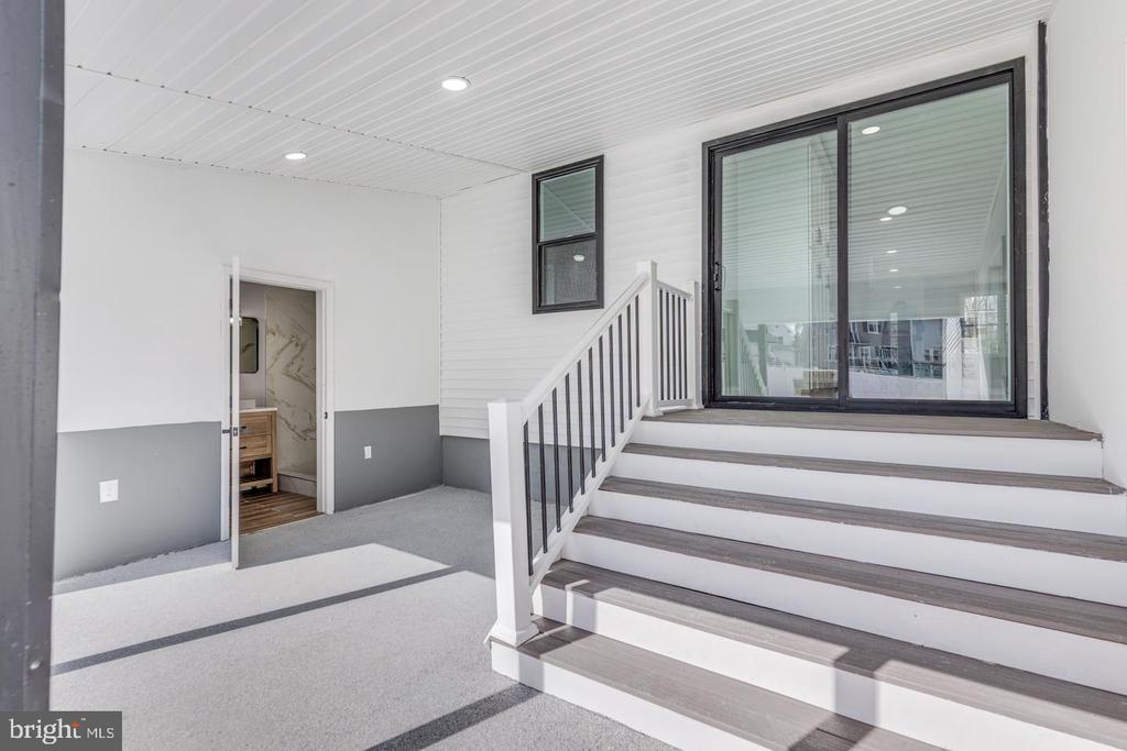216 MELROSE AVENUE