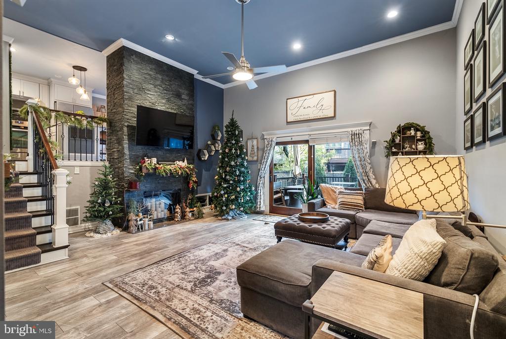 232 KINGS CROFT
