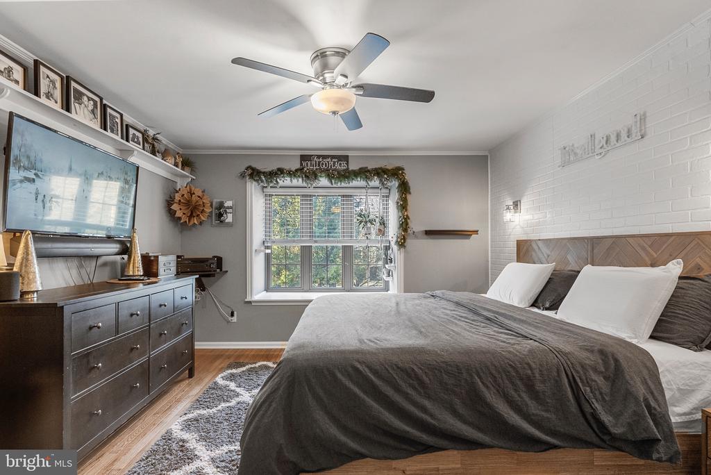 232 KINGS CROFT