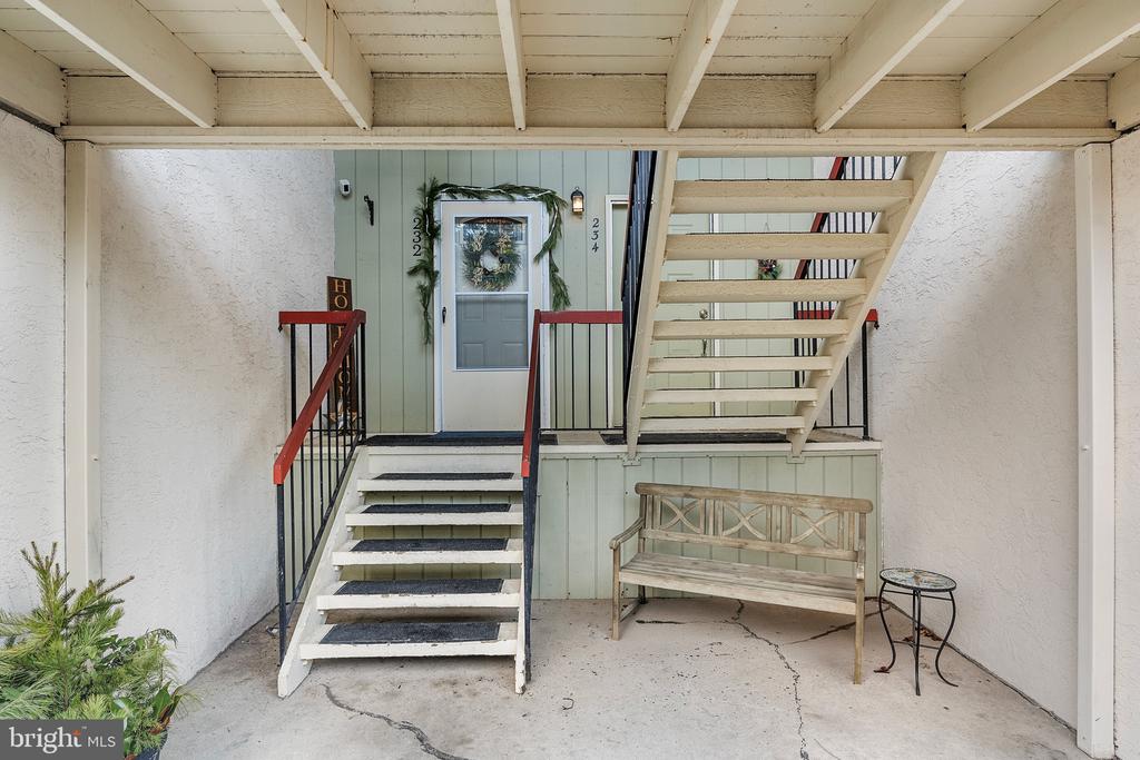 232 KINGS CROFT