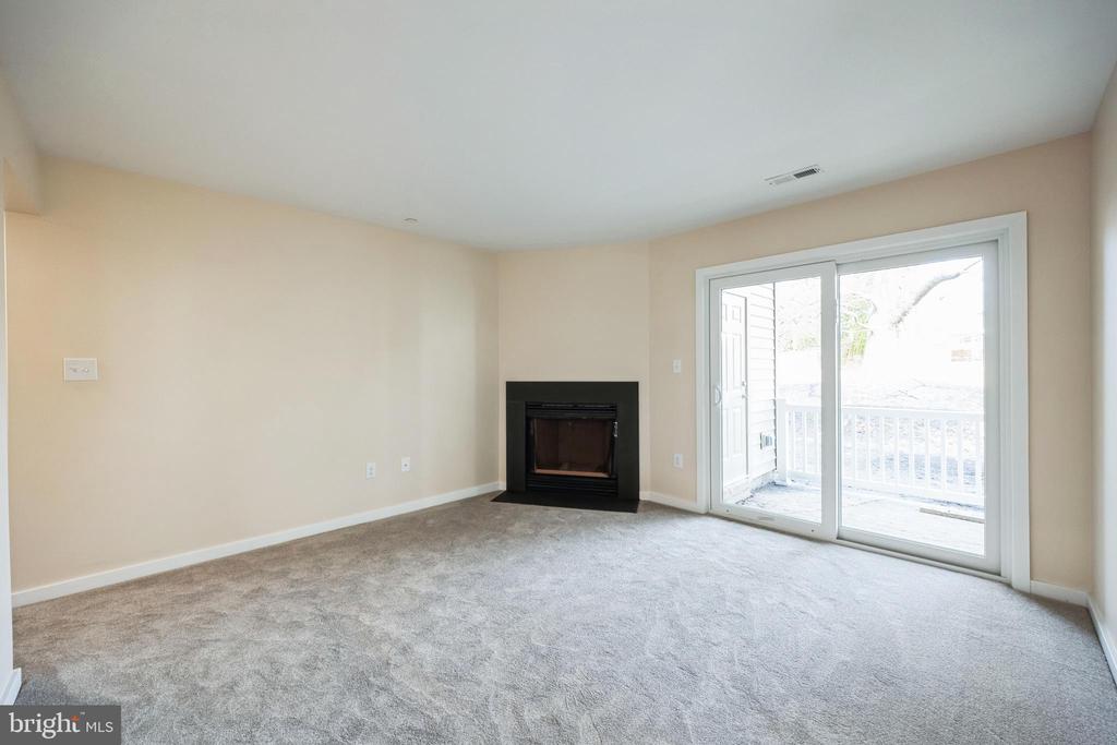 815 GREGORYS WAY